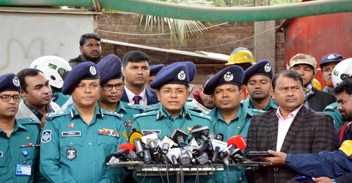 মোল্লাবাড়ি বস্তির আগুন দুর্ঘটনা না নাশকতা, খতিয়ে দেখা হবে: ডিএমপি কমিশনার