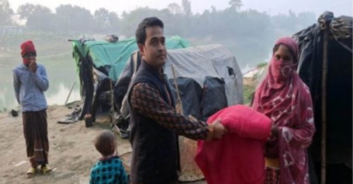 নওগাঁয় দুস্থ ও ছিন্নমূলদের মাঝে শীতবস্ত্র বিতরণ