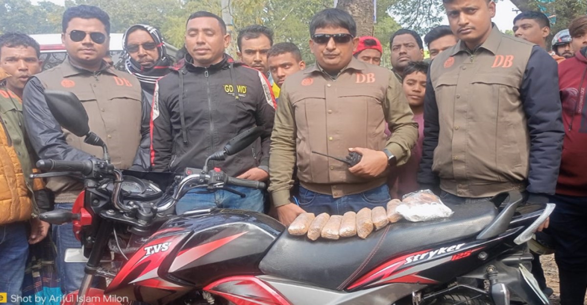 চুয়াডাঙ্গায় পুলিশের অভিযানেে মোটরসাইকেলসহ রূপার গহনা উদ্ধার
