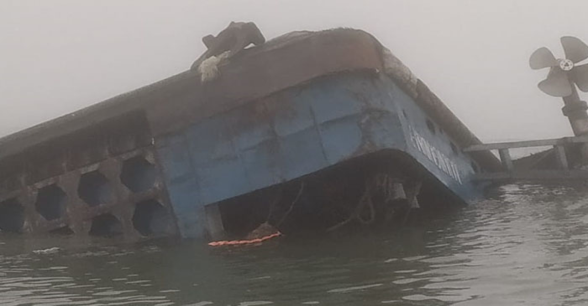পাটুরিয়ায় ফেরিডুবি: উদ্ধারে যুক্ত হয়েছে বিআইডব্লিউটিএর ২টি উদ্ধারকারী জাহাজ
