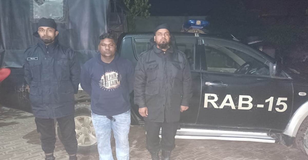 কক্সবাজারে আইস ও ইয়াবাসহ আটক ২