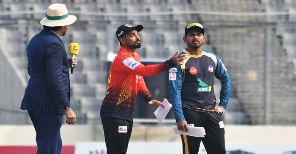 বিপিএলের উদ্বোধনী ম্যাচে কুমিল্লাকে ব্যাটিংয়ে পাঠালো ঢাকা