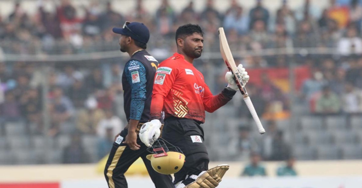 কায়েসের অর্ধশতক ছাপিয়ে শরিফুলের হ্যাটট্রিক