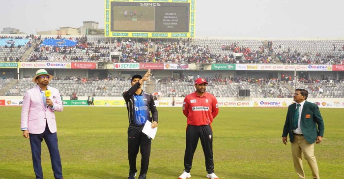 হাইভোল্টেজ ম্যাচে সাকিব-তামিম মুখোমুখি