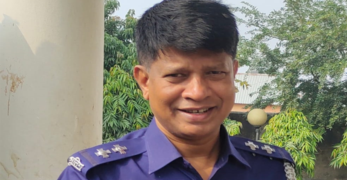 আইন না জানা মানুষের পছন্দের পুলিশ এসআই জাহাঙ্গীর আলম