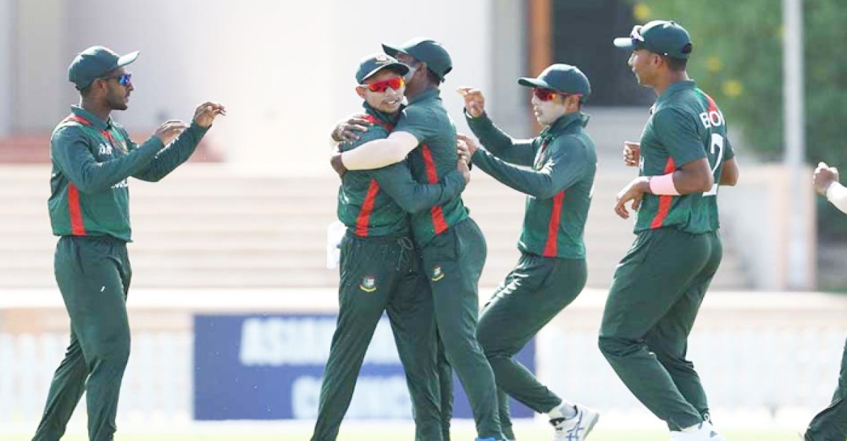 বিশ্বকাপে টিকে থাকার লড়াইয়ে ফিল্ডিংয়ে বাংলাদেশ