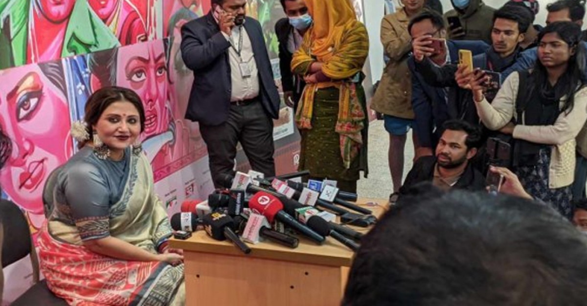 অভিনেত্রী স্বস্তিকাকে ছাড়া অস্বস্তিকর সংবাদ সম্মেলন!