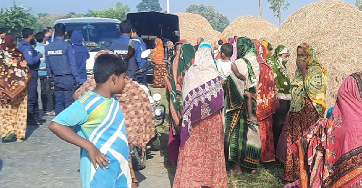 দুই সন্তানকে হত্যার পর ফাঁস নিলেন মা