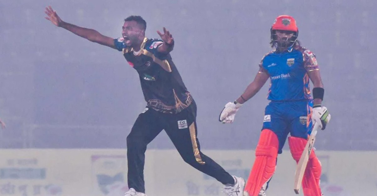 দুর্দান্ত ঢাকাকে হারিয়ে খুলনা টাইগার্স শীর্ষে