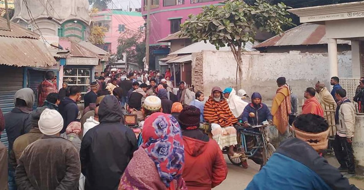 তালাবদ্ধ ঘরে পড়ে ছিল মা-বাবা ও মেয়ের গলাকাটা মরদেহ
