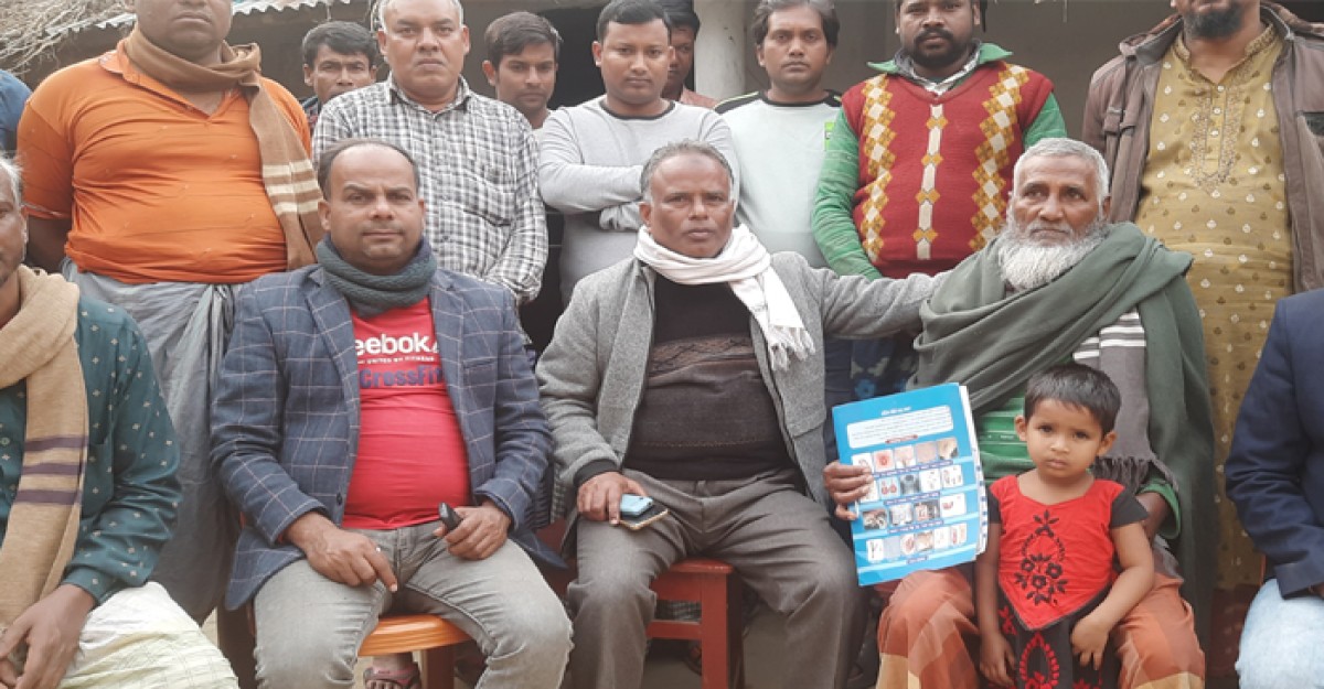 চাঁপাইনবাবগঞ্জের সুন্দরপুরে ক্যান্সার রোগীর পাশে আব্দুল হাকিম