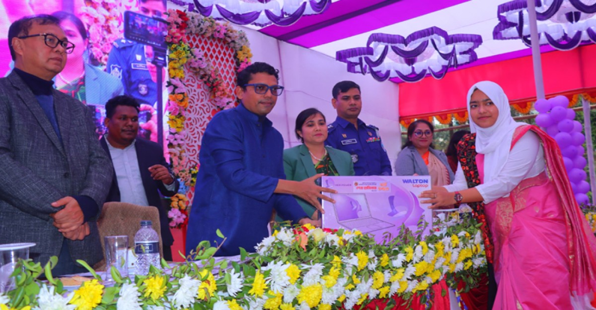 প্রধানমন্ত্রীর স্মার্ট বাংলাদেশের ভবিষ্যৎ দেশের তরুণ উদ্যোক্তারা: পলক