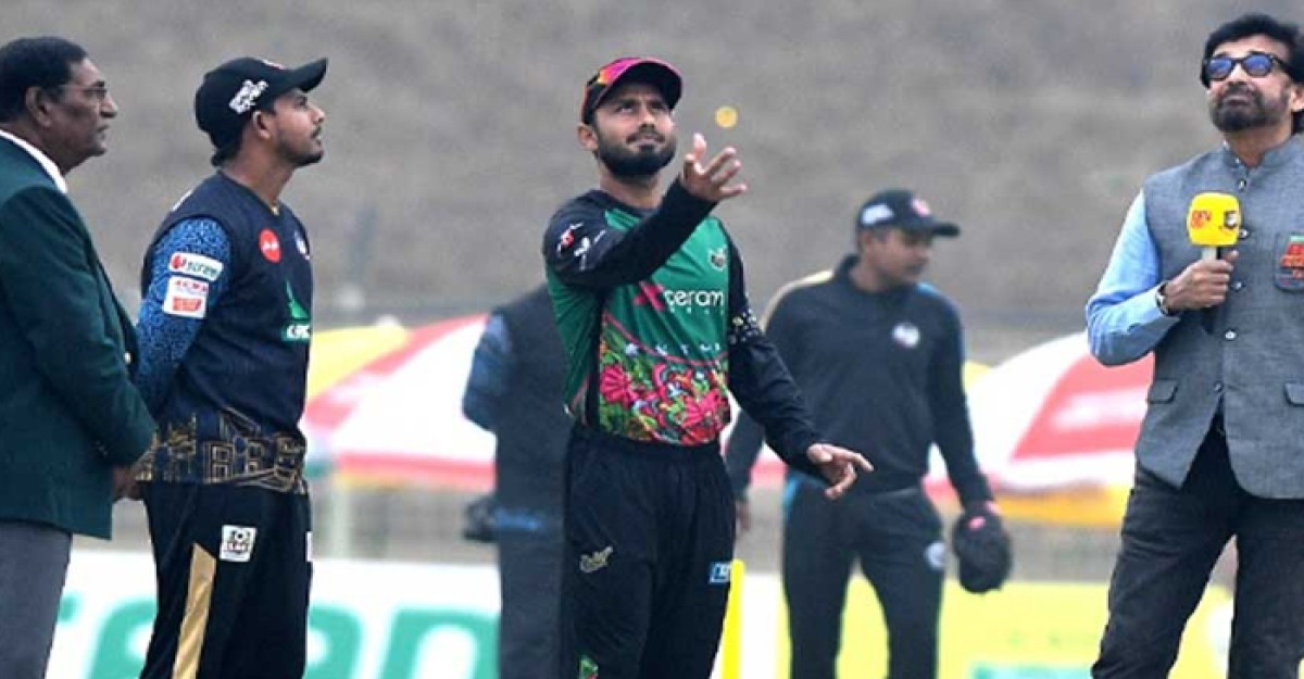 টস হেরে ব্যাটিংয়ে সিলেট স্ট্রাইকার্স
