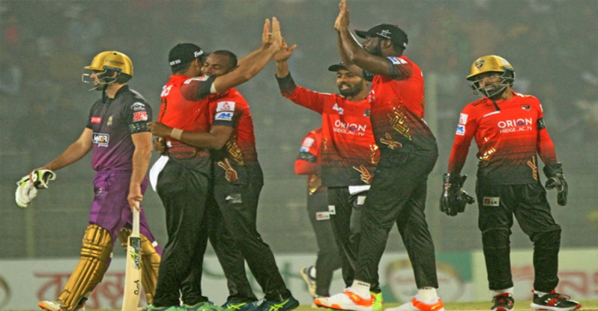 কুমিল্লার দাপটে ৭২ রানেই থেমে গেল চট্টগ্রাম