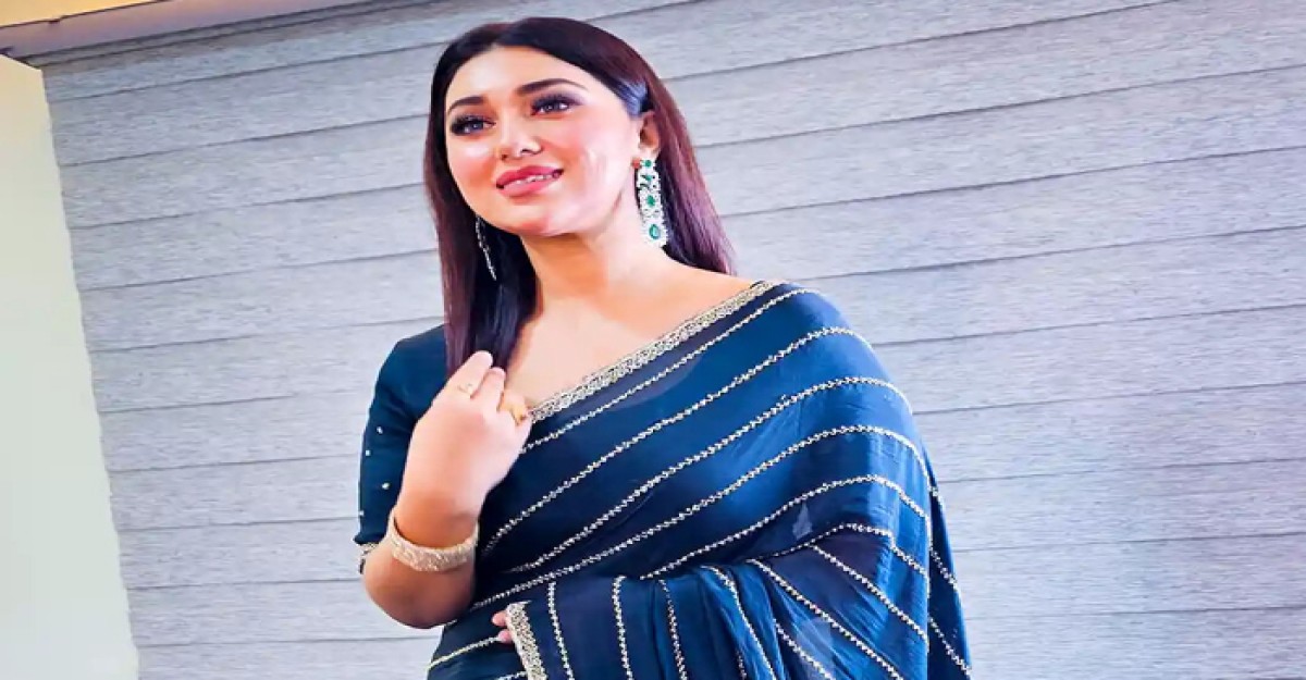পরকীয়া নিয়ে যা বললেন অপু বিশ্বাস