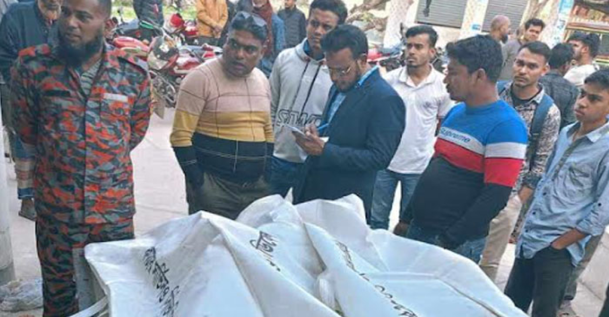 খুলনায় ট্রাক-ইজিবাইক সংঘর্ষে প্রাণ গেল ৫ জনের