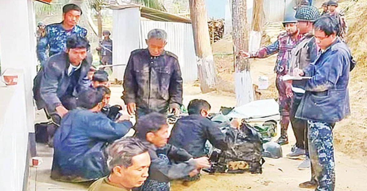 ‘মিয়ানমারের সেনাদের ফিরিয়ে নিতে জাহাজ চলে এসেছে’