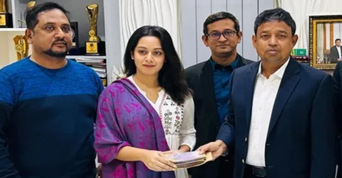 অভিনেত্রী দীঘির খোয়া যাওয়া টাকা উদ্ধার করল ডিবি
