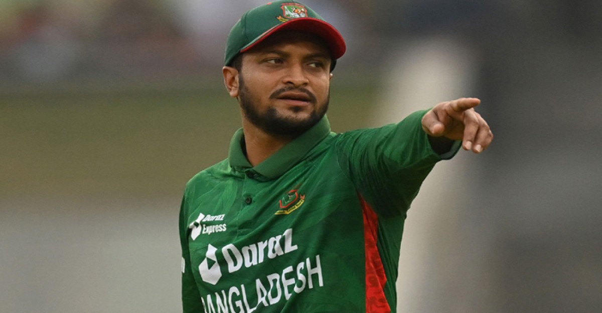 আসন্ন শ্রীলঙ্কা সিরিজ থেকে সরে দাঁড়ালেন সাকিব
