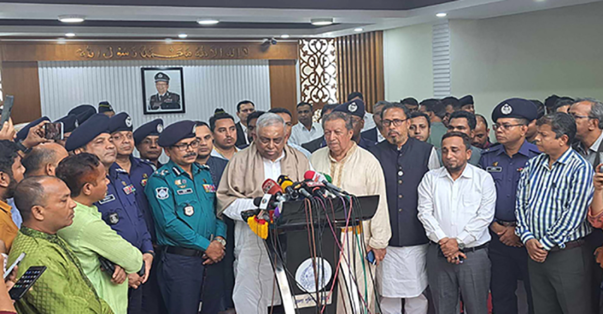 দেশে অস্ত্র-শস্ত্র প্রবেশের কোনো সুযোগ নেই: স্বরাষ্ট্রমন্ত্রী