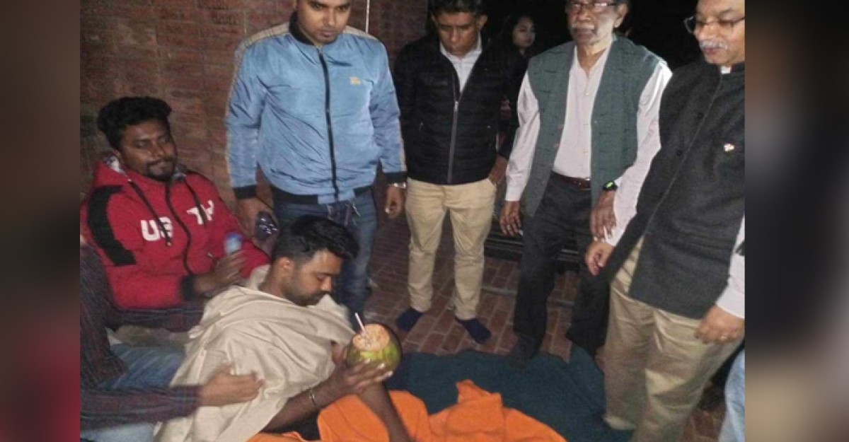 জাবিতে শর্ত সাপেক্ষে অনশন ভাঙলেন ছাত্রলীগ নেতা