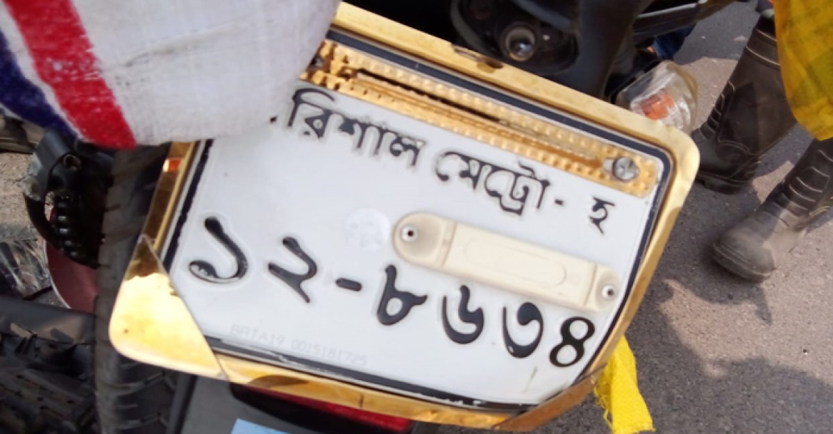 শ্রীনগরে মোটরসাইকেল আরোহী বাবা মেয়ে নিহত