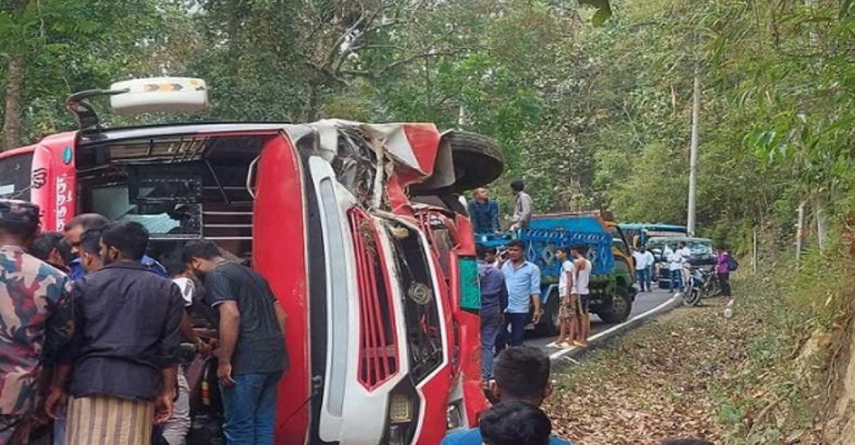 রাঙ্গামাটিতে সড়ক দুর্ঘটনায় পিকনিকের বাস
