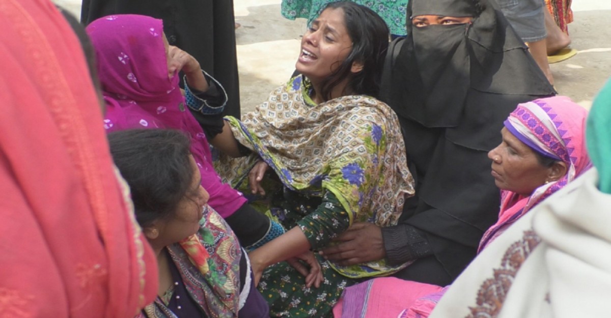 বান্ধবীর বিয়ে হওয়ায় ফেসবুকে স্টাটাস দিয়ে অপর বান্ধবীর আত্মহত্যা