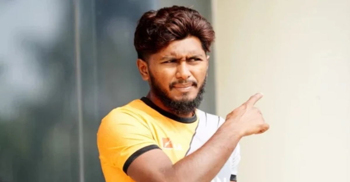 অভিষেকেই রেকর্ডের ছড়াছড়ি জাকের আলীর