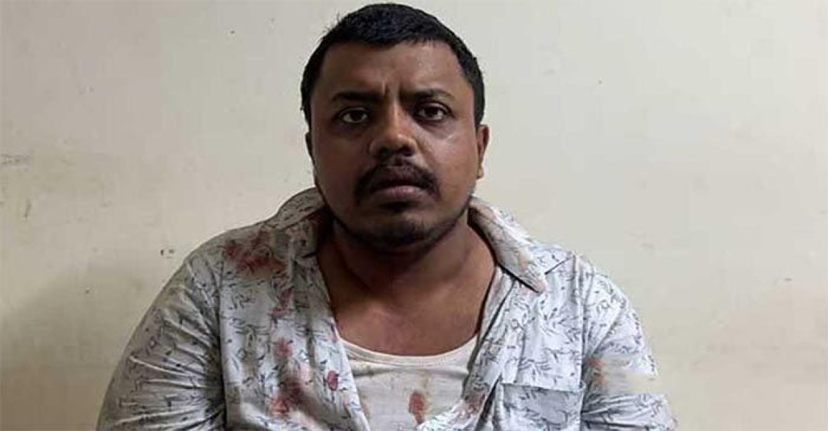 শিক্ষার্থীকে গুলি করা সেই শিক্ষকের বিরুদ্ধে মামলা, পিস্তলটি অবৈধ
