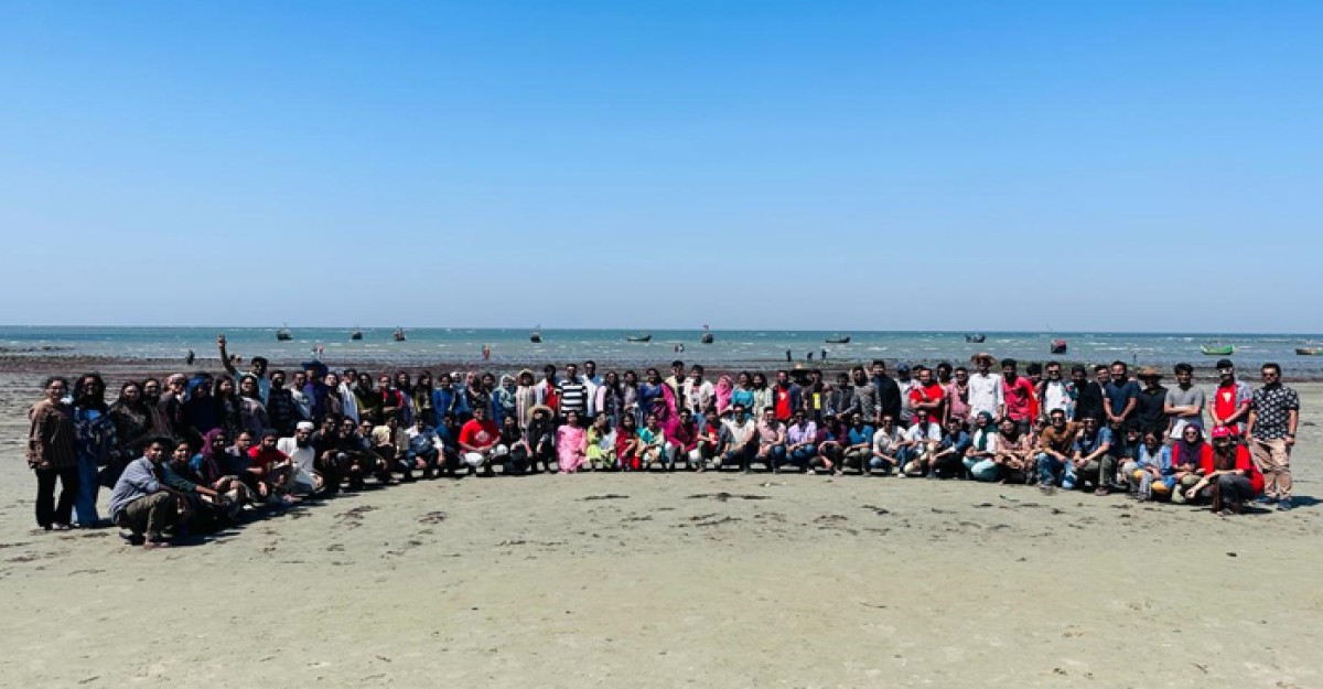 দীর্ঘ চারবছর পর দারুচিনি দ্বীপে জাবির লোক প্রশাসন পরিবারের মেলবন্ধন