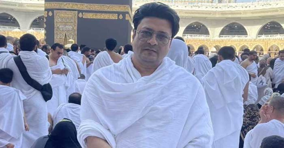 ওমরাহ করতে সৌদি আরবে গেলেন ফেরদৌস