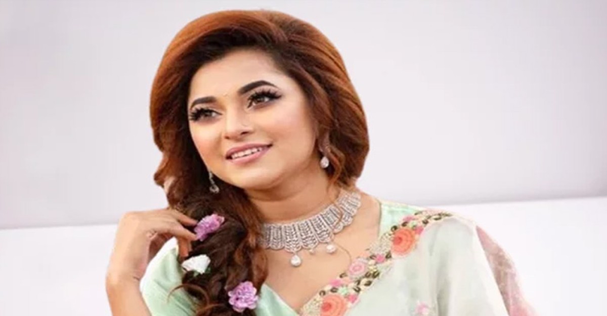 কন্যা সন্তানের মা হলেন কণ্ঠশিল্পী লিজা