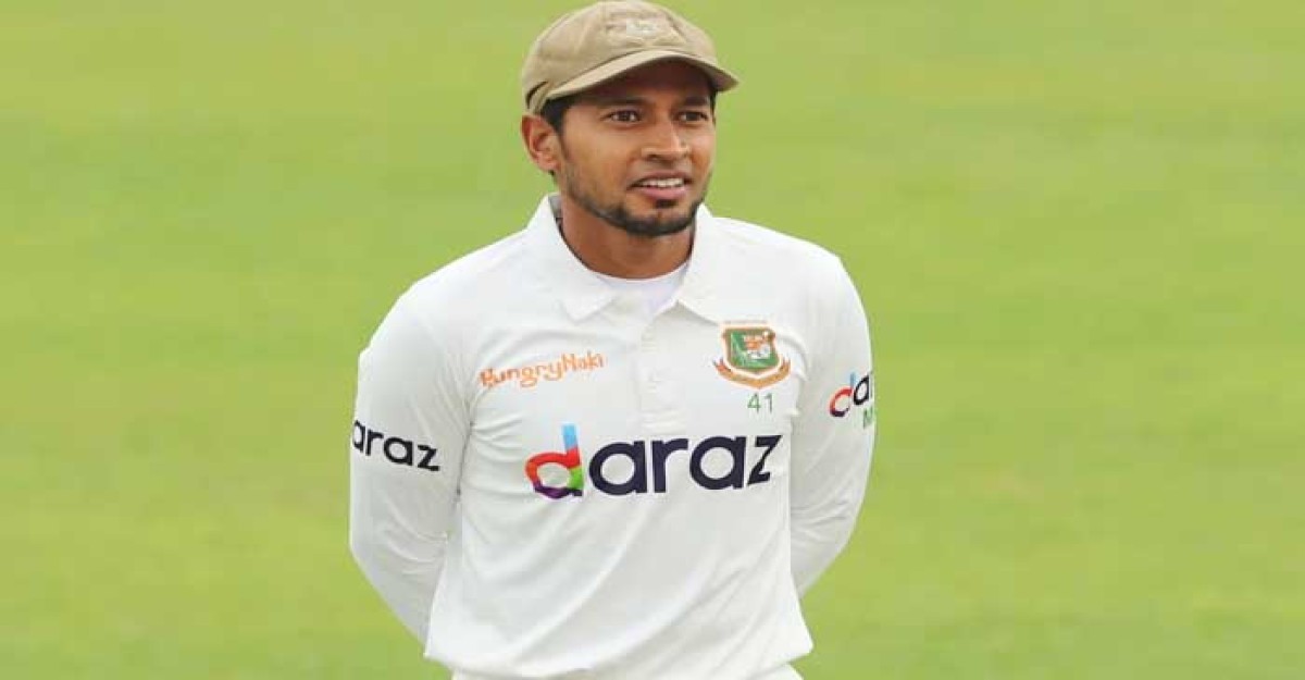 টেস্ট থেকে ছিটকে গেলেন মুশফিক