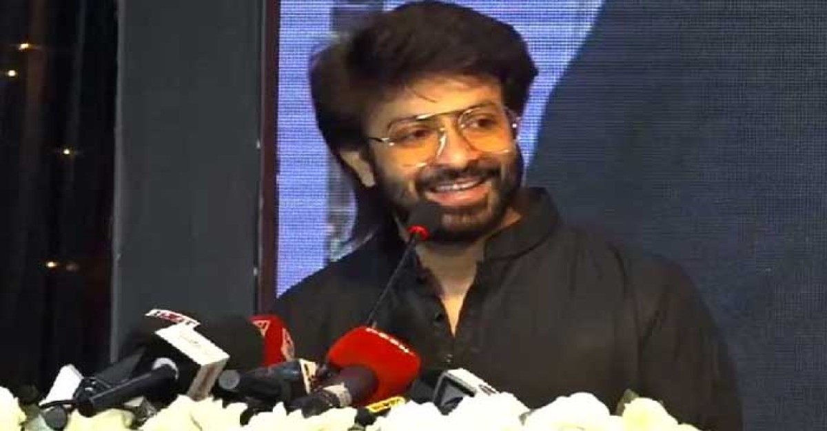 ‘নো মেকআপ’ লুকে শাকিব খান, বুর্জ খলিফায় জন্মদিন উদযাপন