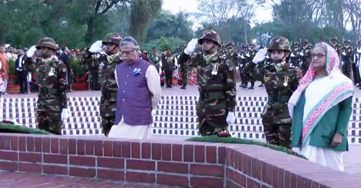 স্বাধীনতা দিবসে স্মৃতিসৌধে রাষ্ট্রপতি-প্রধানমন্ত্রীর শ্রদ্ধা