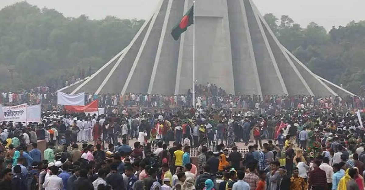 জাতীয় স্মৃতিসৌধে লাখো জনতার ঢল