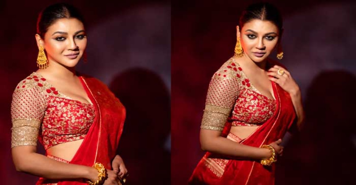 ওয়েব সিরিজে জয়ার প্রথম