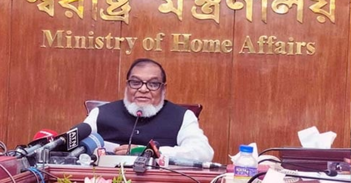 গুজব ছড়ালে সামাজিক যোগাযোগমাধ্যম সাময়িক বন্ধ করা হবে: মুক্তিযুদ্ধমন্ত্রী
