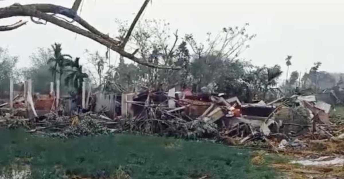 কালবৈশাখী ঝড়ে লন্ডভন্ড ভারতের জলপাইগুড়ি, নিহত ৪