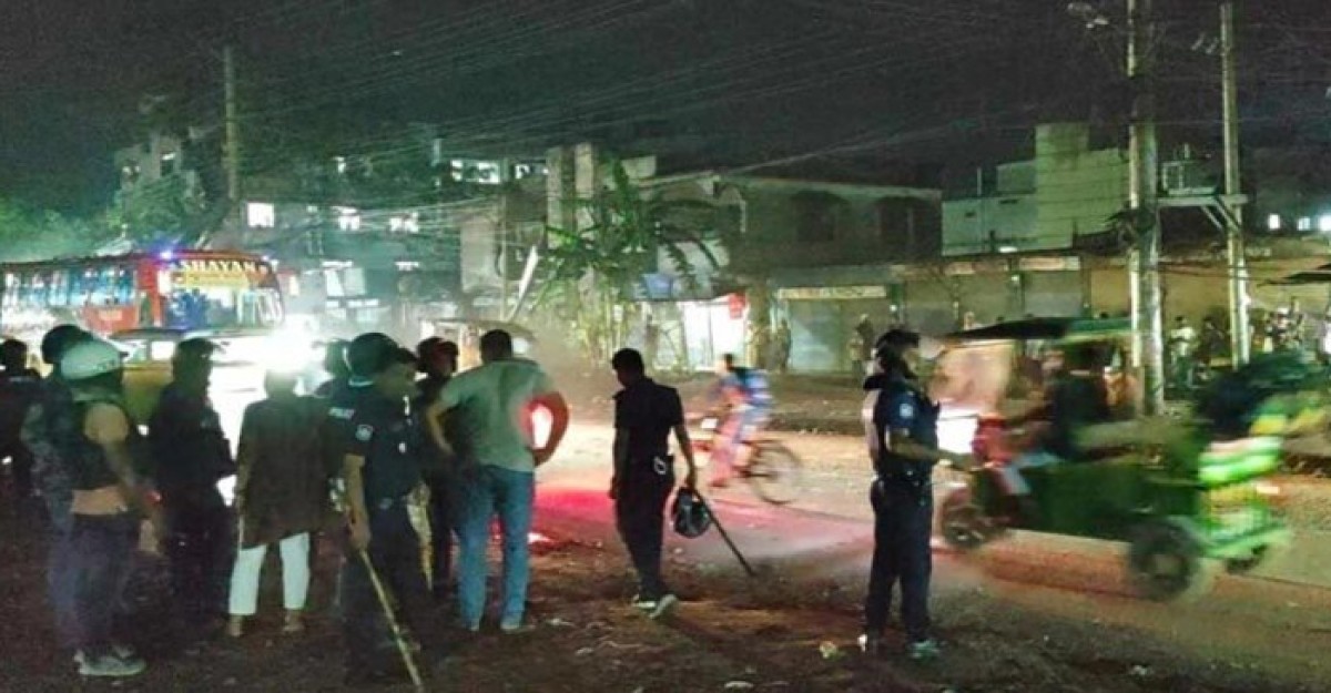 ফেসবুকে ‘হা হা’ রিয়েক্ট দেওয়ায় ২ গ্রুপের সংঘর্ষ!