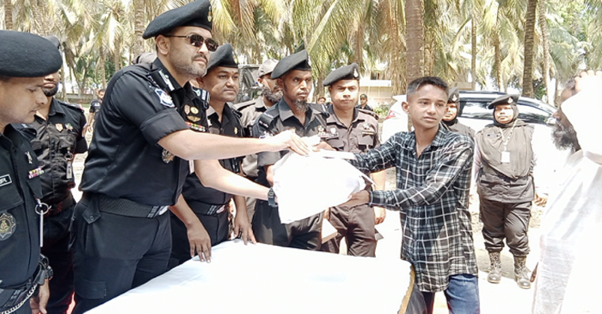 সুন্দরবনের আত্মসমর্পণকারী ২৮৪ জন দস্যুরা পেল র্যাবের ঈদ উপহার