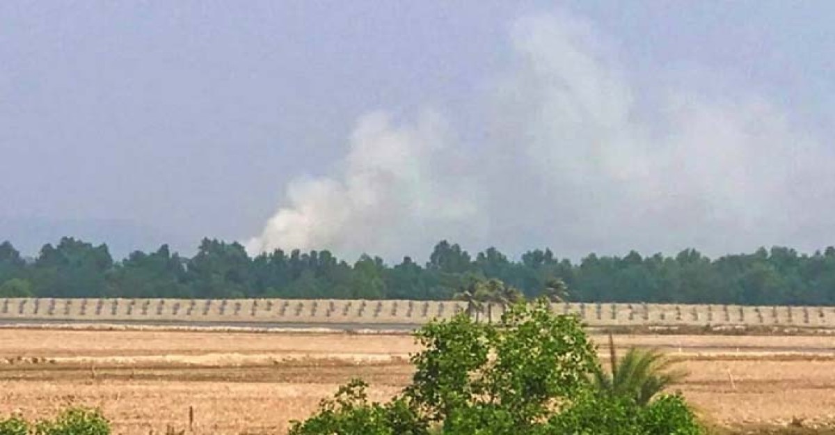 সীমান্তের ওপারে দিনভর বিকট শব্দ