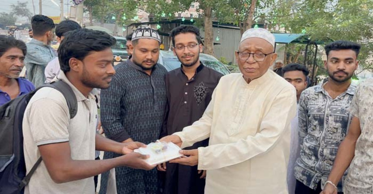 পাবনায় সফলতা সিড়ি ফাউন্ডেশন এর উদ্যোগে ঈদ সামগ্রী বিতরণ