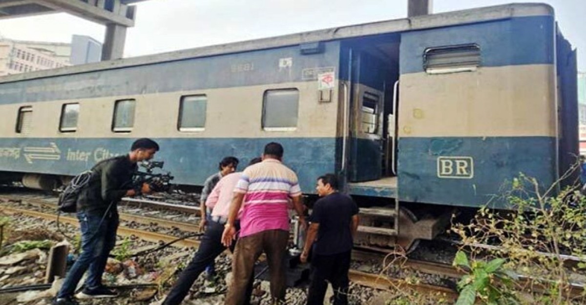 তেজগাঁয়ে যমুনা এক্সপ্রেসের বগি লাইনচ্যুত