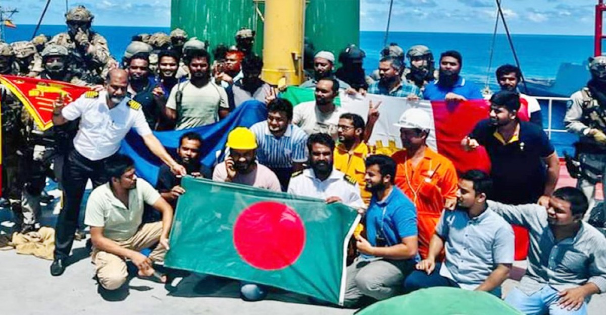 দুবাই থেকে জাহাজ নিয়েই দেশে ফিরবেন ২১ নাবিক, বাকি দুজন বিমানে