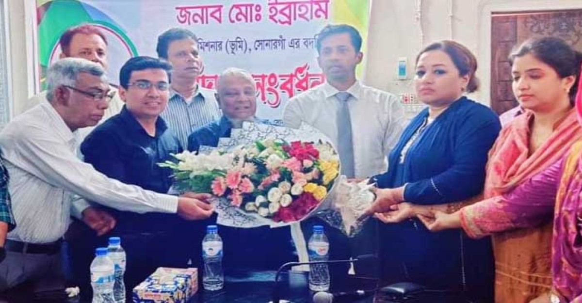 নিজে কেঁদে ও সবাইকে কাঁদিয়ে বিদায় নিলেন সোনারগাঁয়ের এসিল্যান্ড!