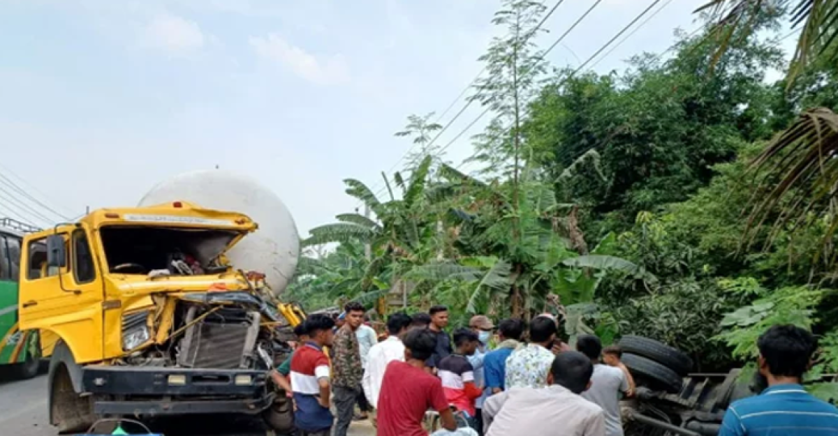 ঈদযাত্রায় সড়কে প্রাণ গেল ৪০৭ জনের