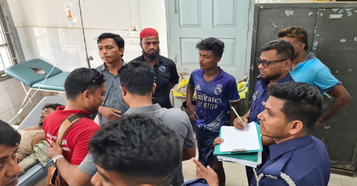 মিয়ানমারের নৌবাহিনীর ছোঁড়া গুলিতে টেকনাফের ২ জেলে আহত