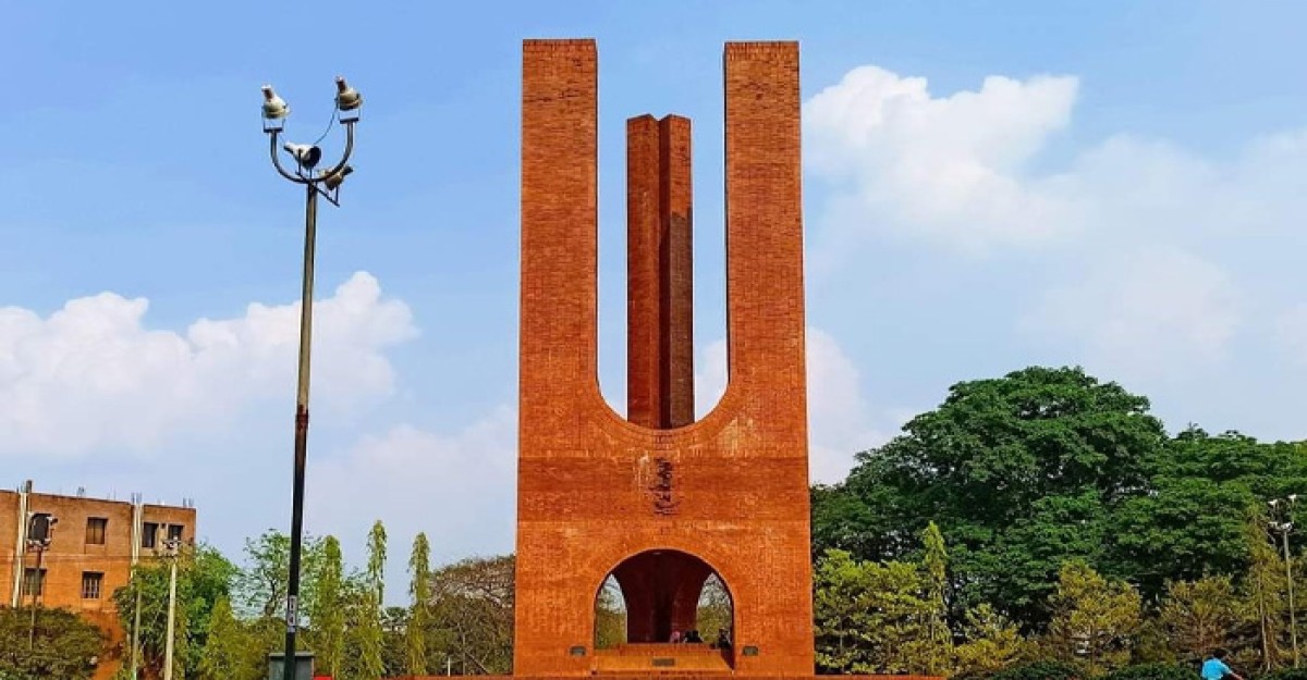 তীব্র গরমে জাবিতে চলছে পাঠক্রম, শিথিলতা নেই ক্লাস সিডিউলে